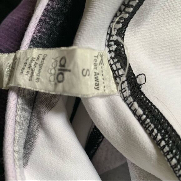 Alo Purple Tie Dye Crop Leggings - Picture 4 of 5